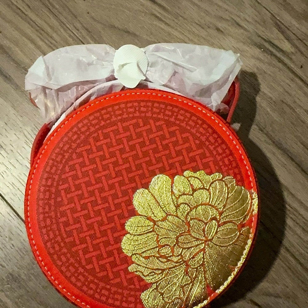 Red shoulder bag